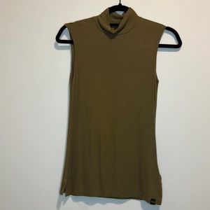Scotch & Soda Ribbed Long MocNeck Tank.  Sz 1 Moss Green